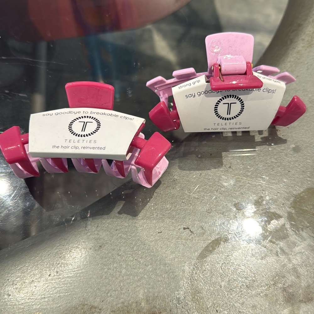 - Teleties Better Half Medium Hair Clip
